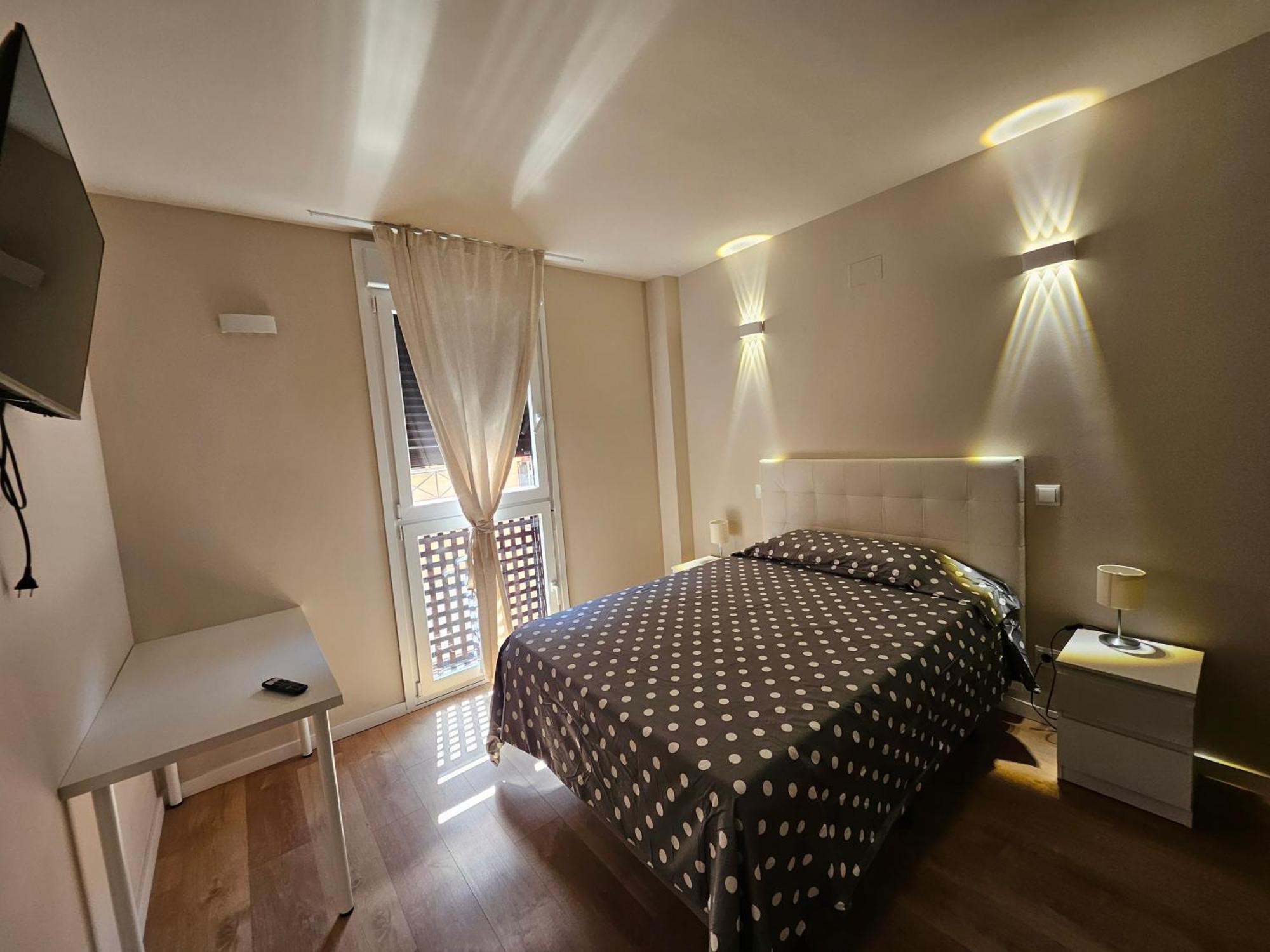 Apartamentos Picasso Alcalá de Henares Quarto foto
